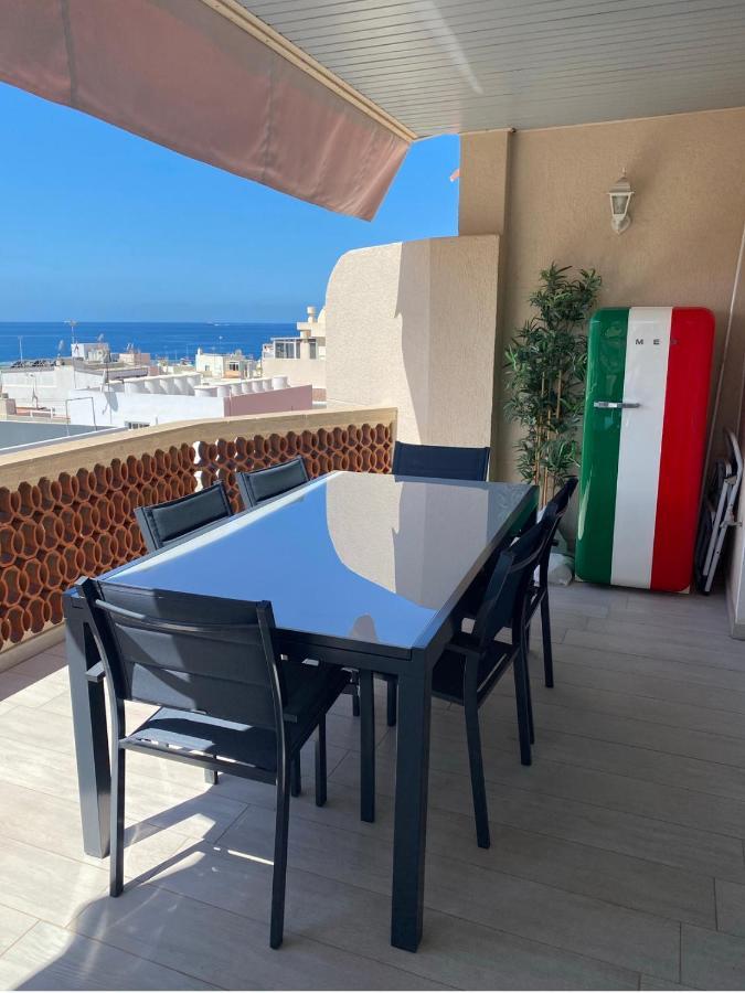 The White Heart House - Attic Sea View Apartman Los Cristianos  Kültér fotó
