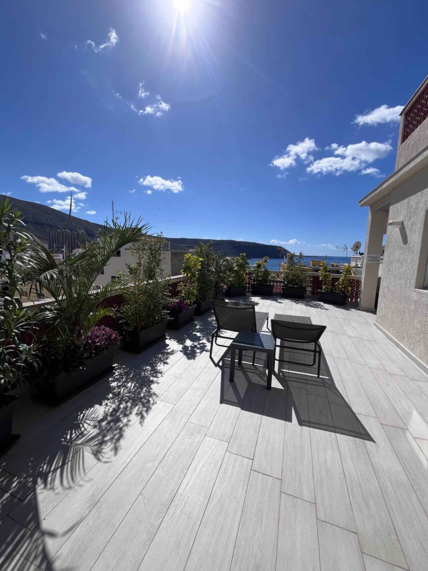 The White Heart House - Attic Sea View Apartman Los Cristianos  Kültér fotó