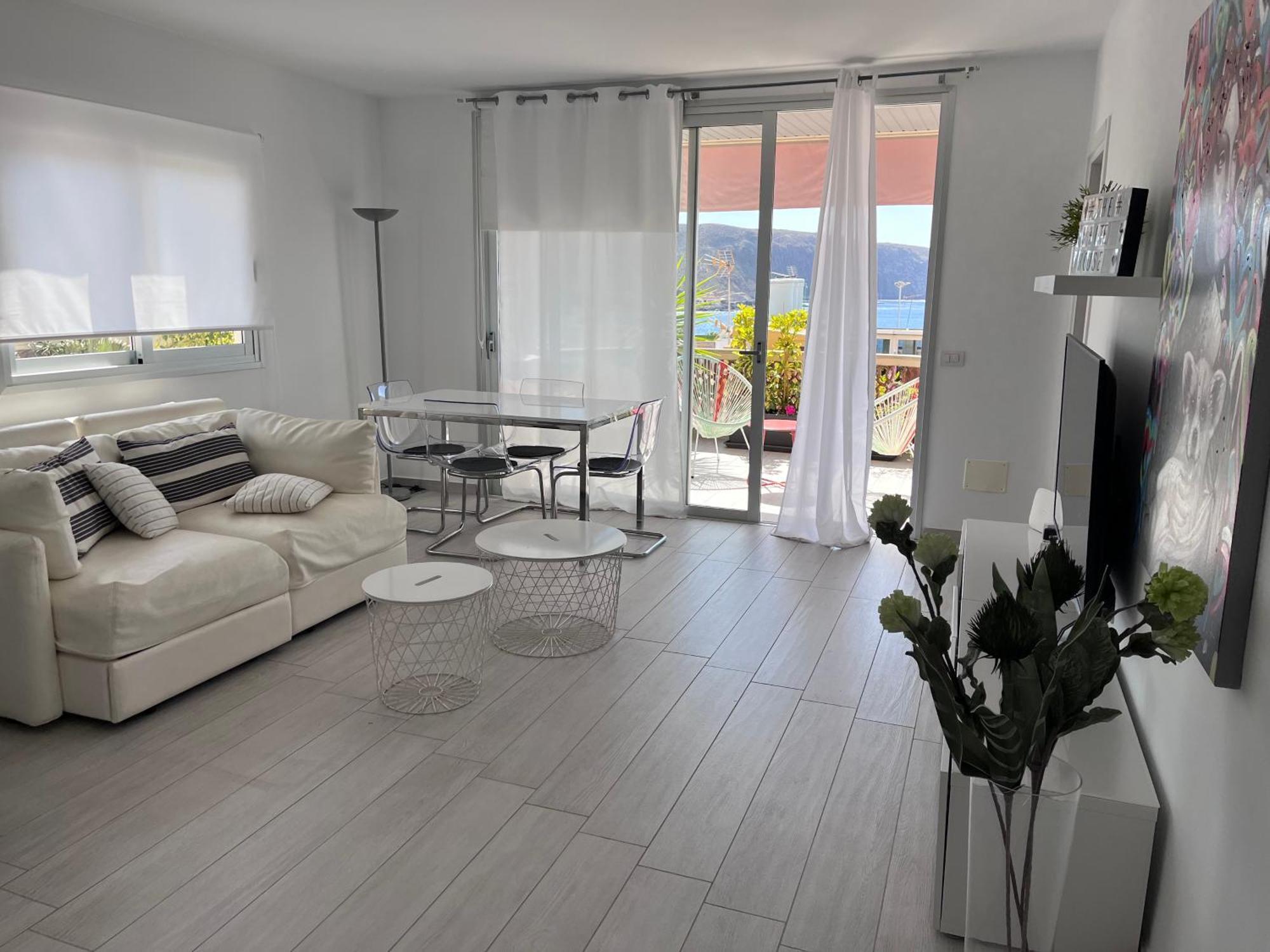 The White Heart House - Attic Sea View Apartman Los Cristianos  Kültér fotó