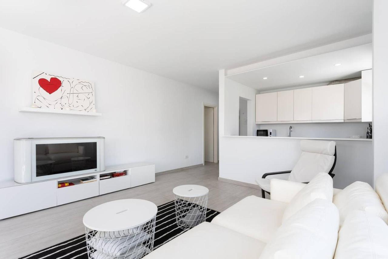 The White Heart House - Attic Sea View Apartman Los Cristianos  Kültér fotó