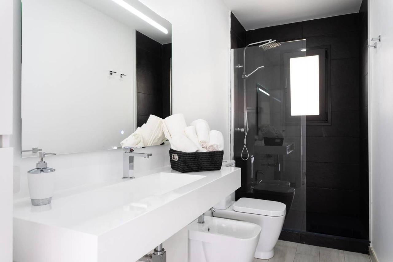 The White Heart House - Attic Sea View Apartman Los Cristianos  Kültér fotó